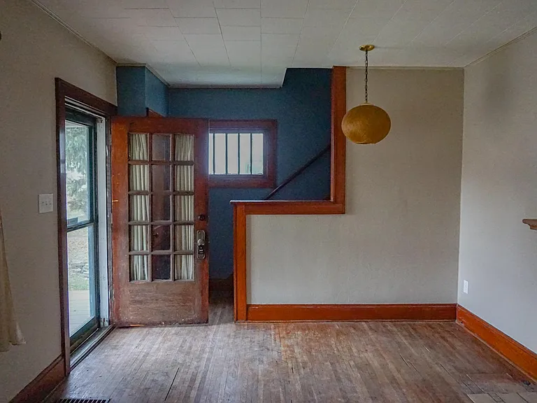 94 N Chase Ave — Photo 3