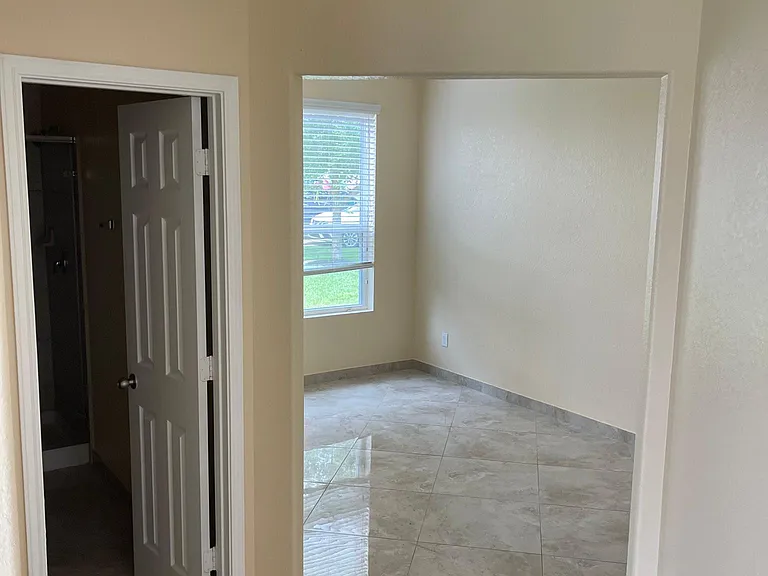 2810 Hazelwood Dr — Photo 7
