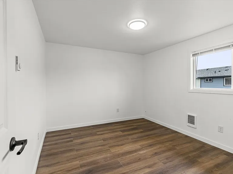 8803 11th St NE — Photo 6