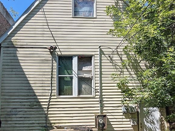 5th image of 11839 S State St