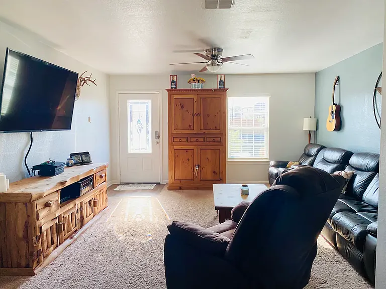 6402 Underwood Way — Photo 5