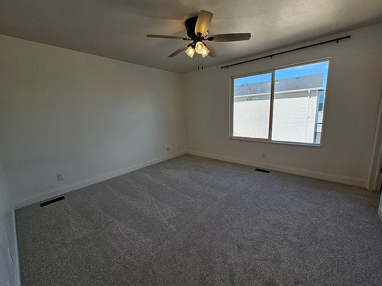 4698 Colander Dr — Photo 42
