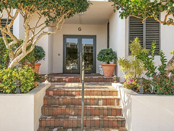 5th image of 2687 N Ocean Blvd #5010