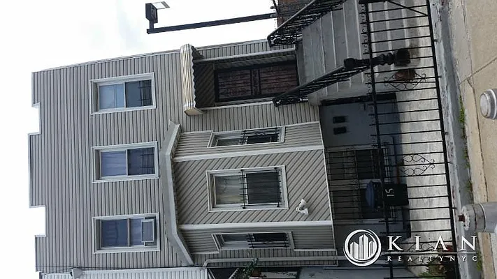 Sold by Kian Realty | media 1