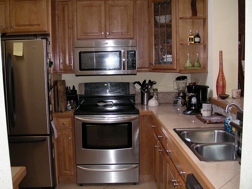 1st image of 905 Plaza Ct