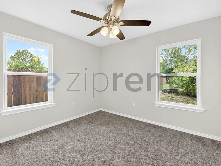 317 Jones St — Photo 14