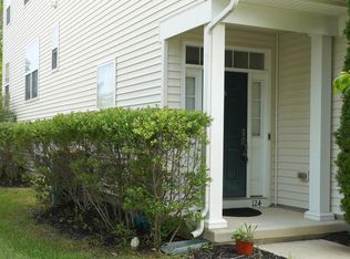 124 Meadow Cir, Mays Landing, NJ 08330