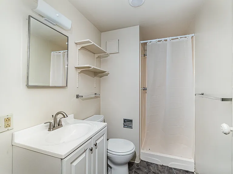 1000 Center Ave #14 — Photo 7