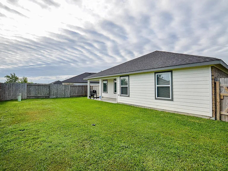 7203 Dawn View Ln — Photo 32