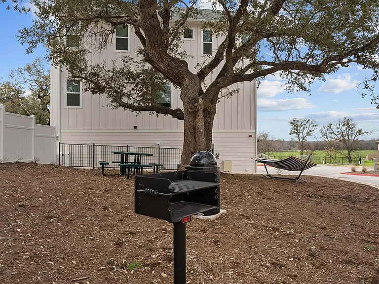 Villae ATX Luxury Rental Townhomes — Photo 27