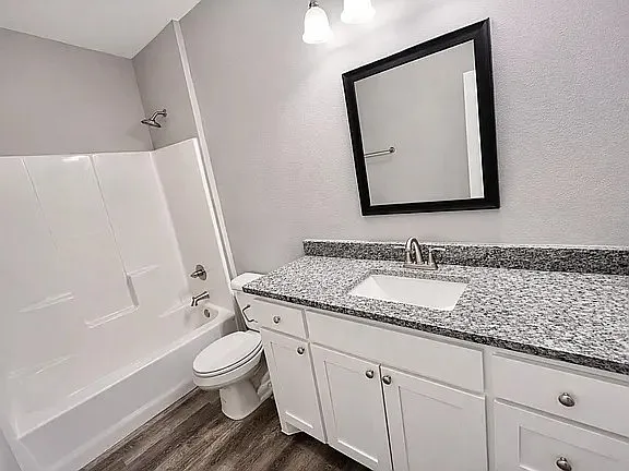 2109 Bluebonnet Ave — Photo 8