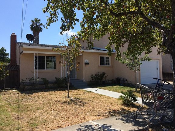 3rd image of 25972 Regal Ave