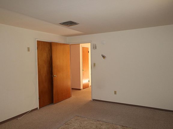 5th image of 4445 W Dakota St