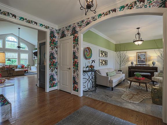 4th image of 8311 Ascot Glen Ct