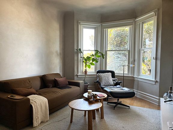 4th image of 59 Beideman St #59