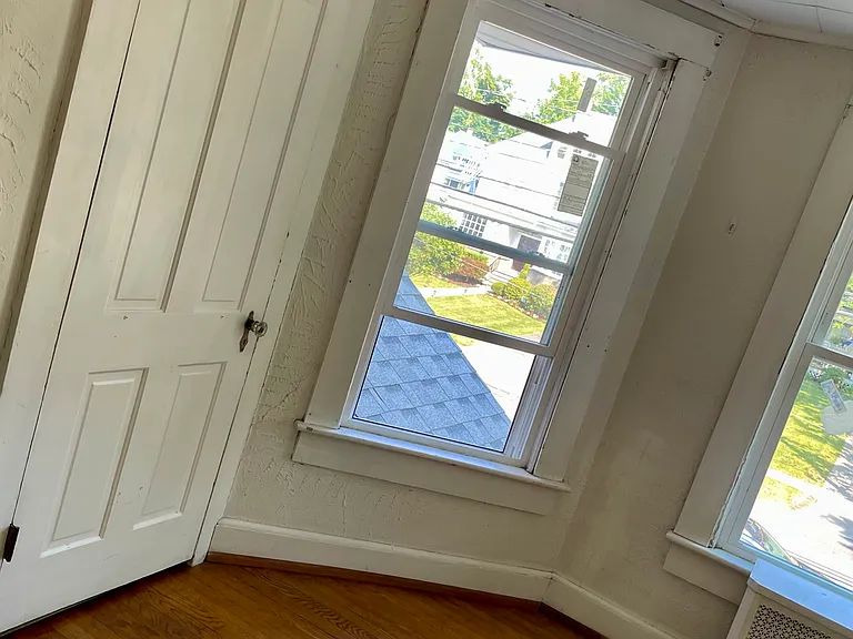 1747 Sanderson Ave #2 — Photo 2