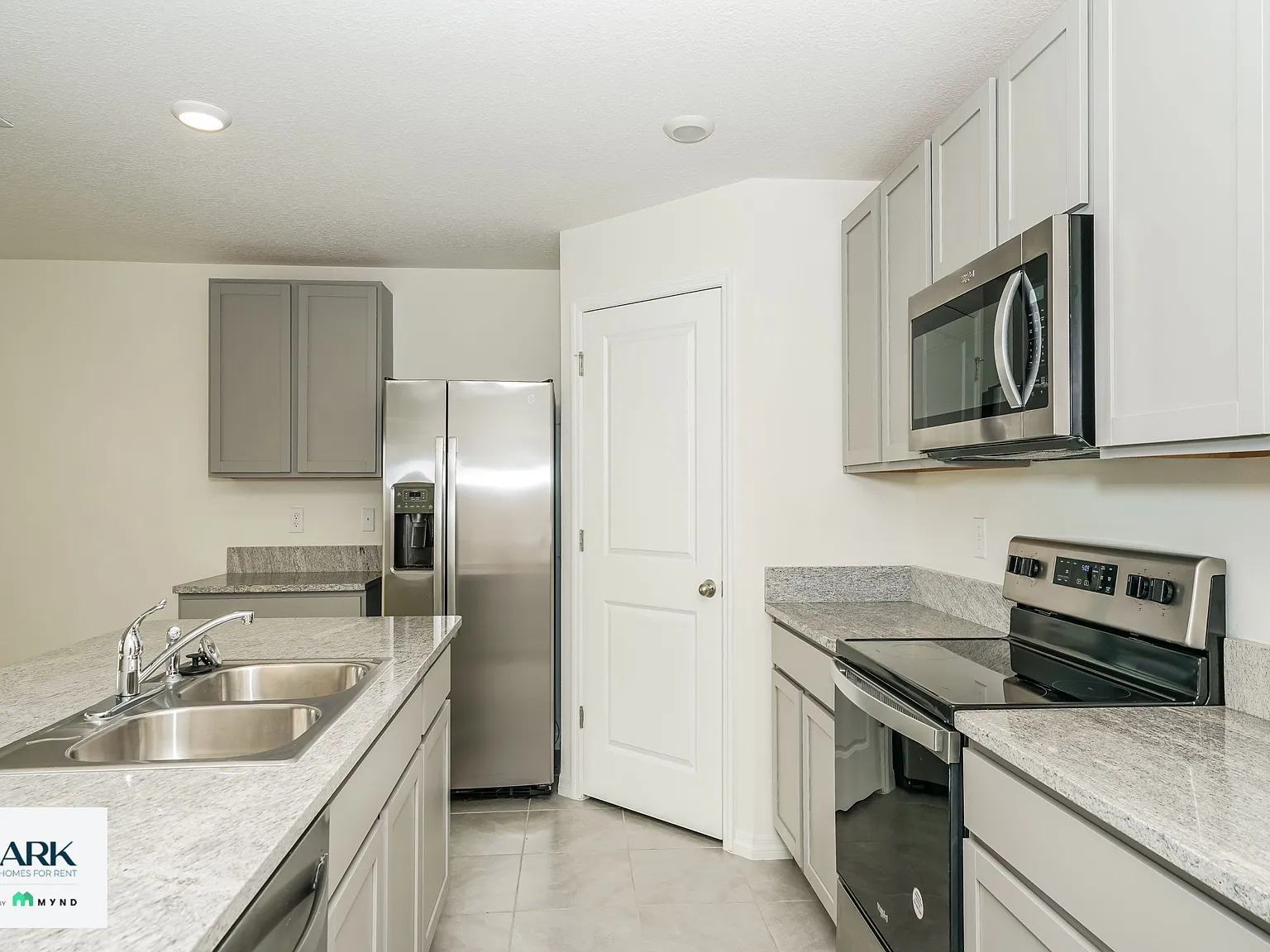 4 bed, 2.0 bath, 1828 sqft, $1,999 — Photo 4