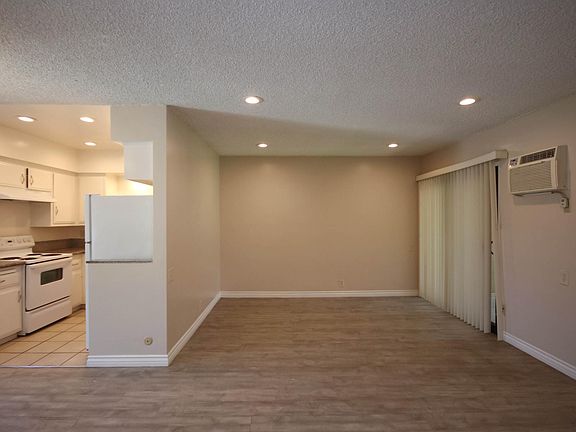 2nd image of 550 E California Blvd APT 9
