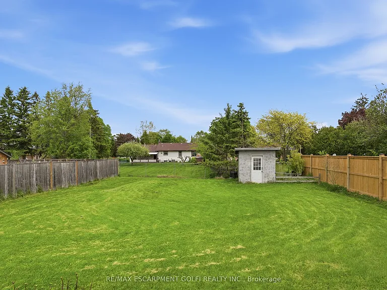 602 Geneva St — Photo 29