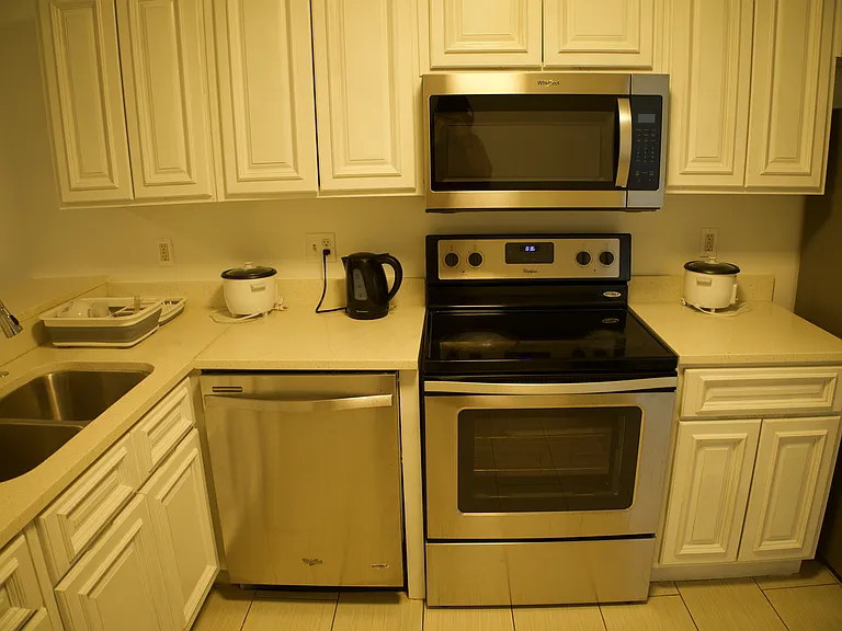College Center Apartments — Photo 101