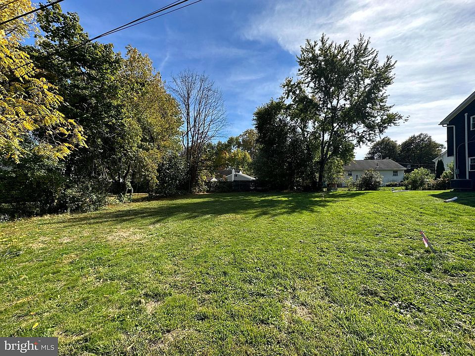2nd image of 0 Olive Ave