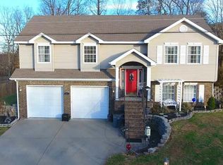 5930 Majestic Oak Dr, Paducah, KY 42003
