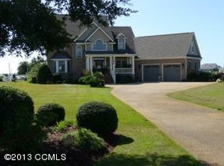 352 Yacht Club Dr, Newport, NC 28570