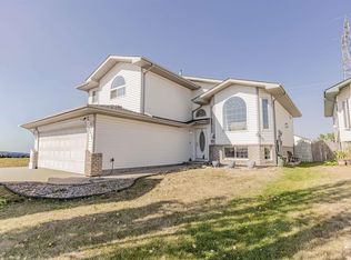 7808 163rd Ave NW, Edmonton, AB T5Z 3K8