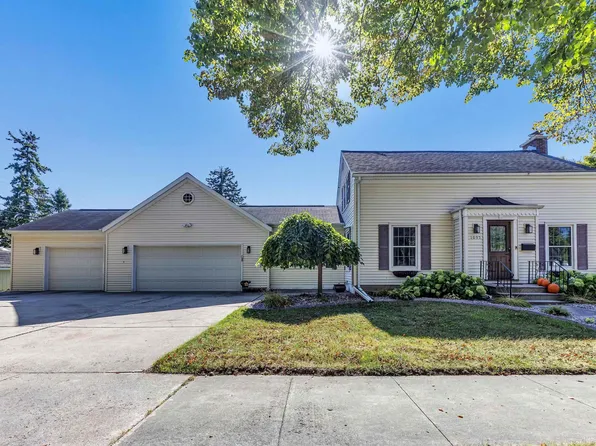 1095 Minahan St, Green Bay, WI 54303
