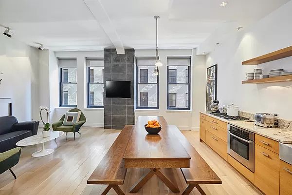 1st image of 65 Nassau St APT 6C