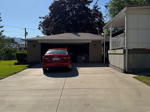 5th image of 592 W Lasalle Dr S