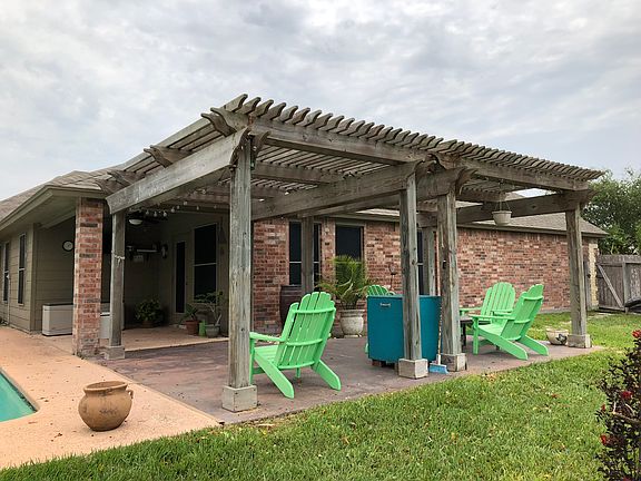 Two pergolas - extra patio