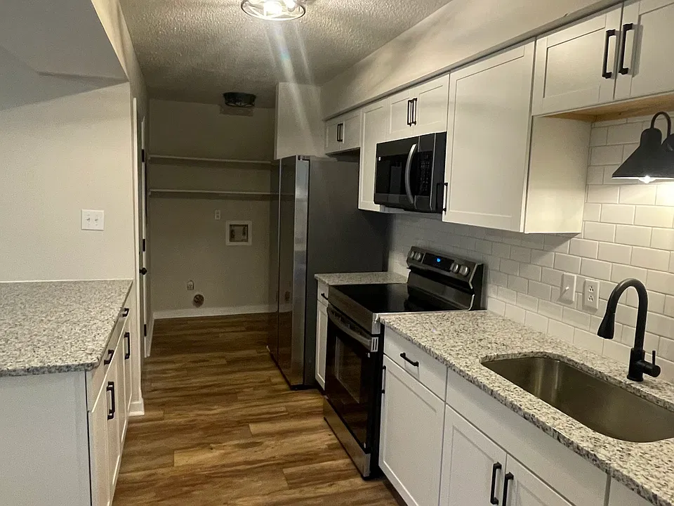 26 Donnell Ave #26
