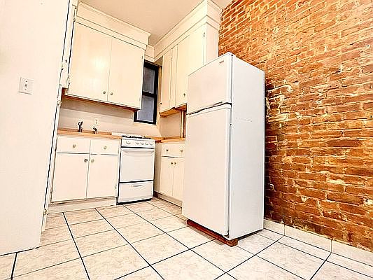 2nd image of 510 9th Ave #4F