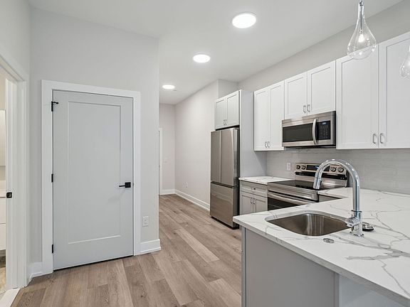3rd image of 342 W Girard Ave #210
