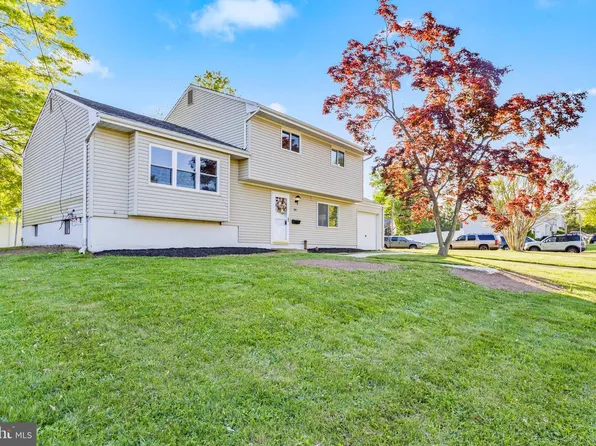 1981 Arena Dr, Hamilton, NJ 08610