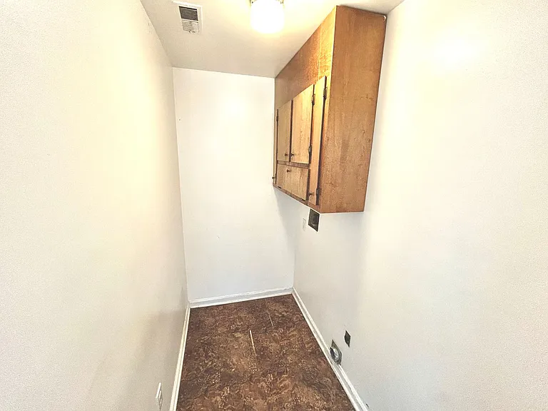 221 S Mesa Dr — Photo 11
