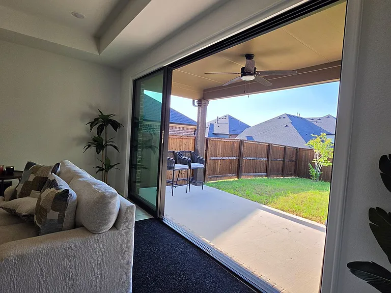 1513 Larson Ln — Photo 47