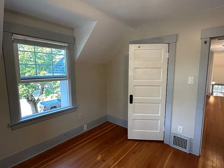 4022 N 28th St — Photo 37