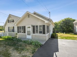 27 Washington Ave, Oxford, NJ 07863
