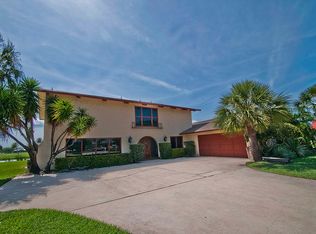 37 Fairway Dr, Cocoa Beach, FL 32931
