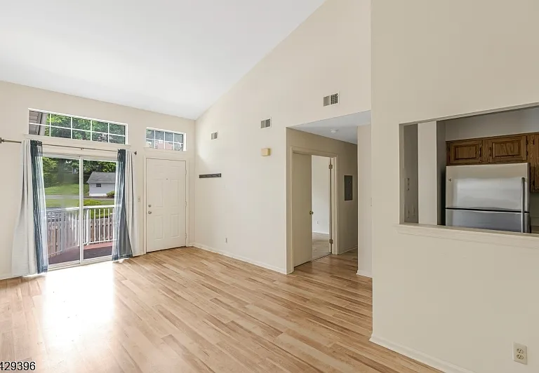 44 Spruce Ct — Photo 11
