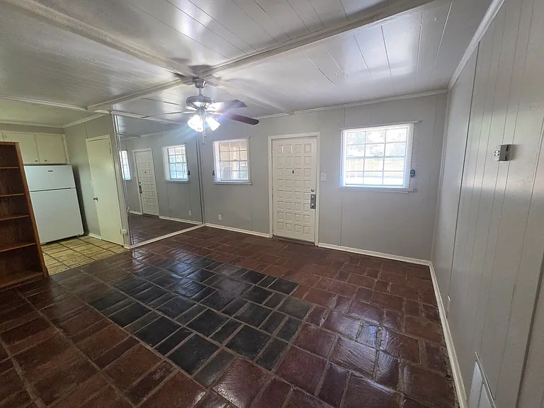 1717 N Locust St — Photo 5
