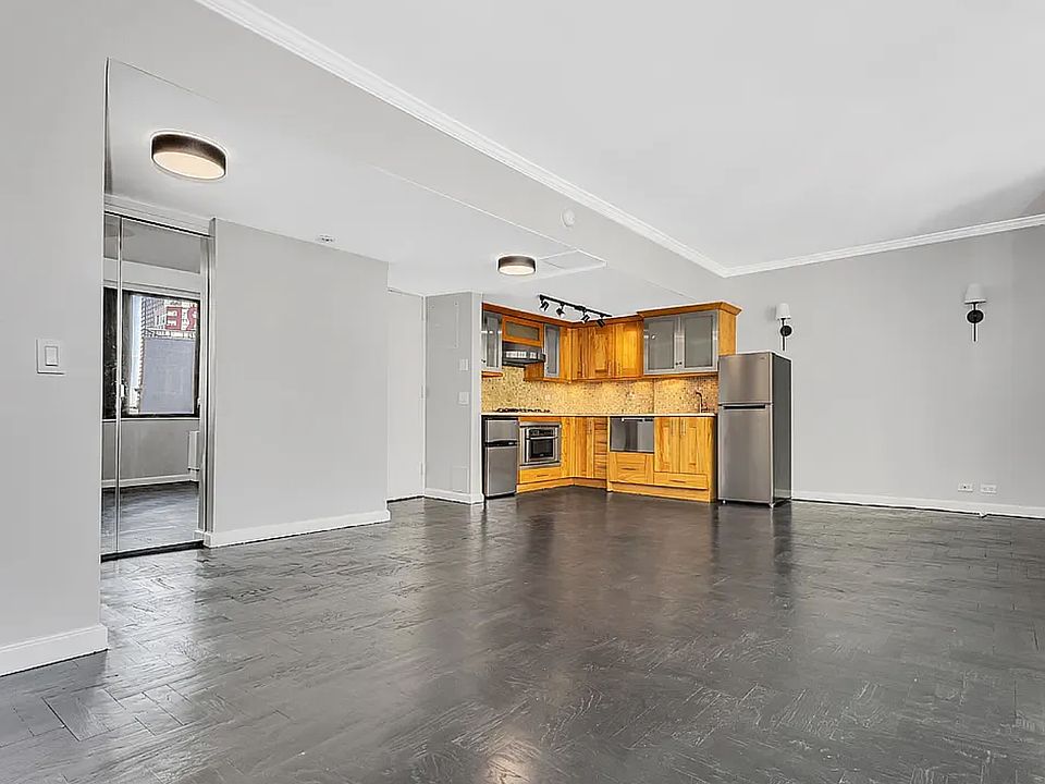 1st image of 62 W 62nd St APT 14E