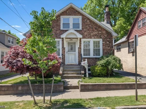 16 Coolidge Pl, Hawthorne Boro, NJ 07506