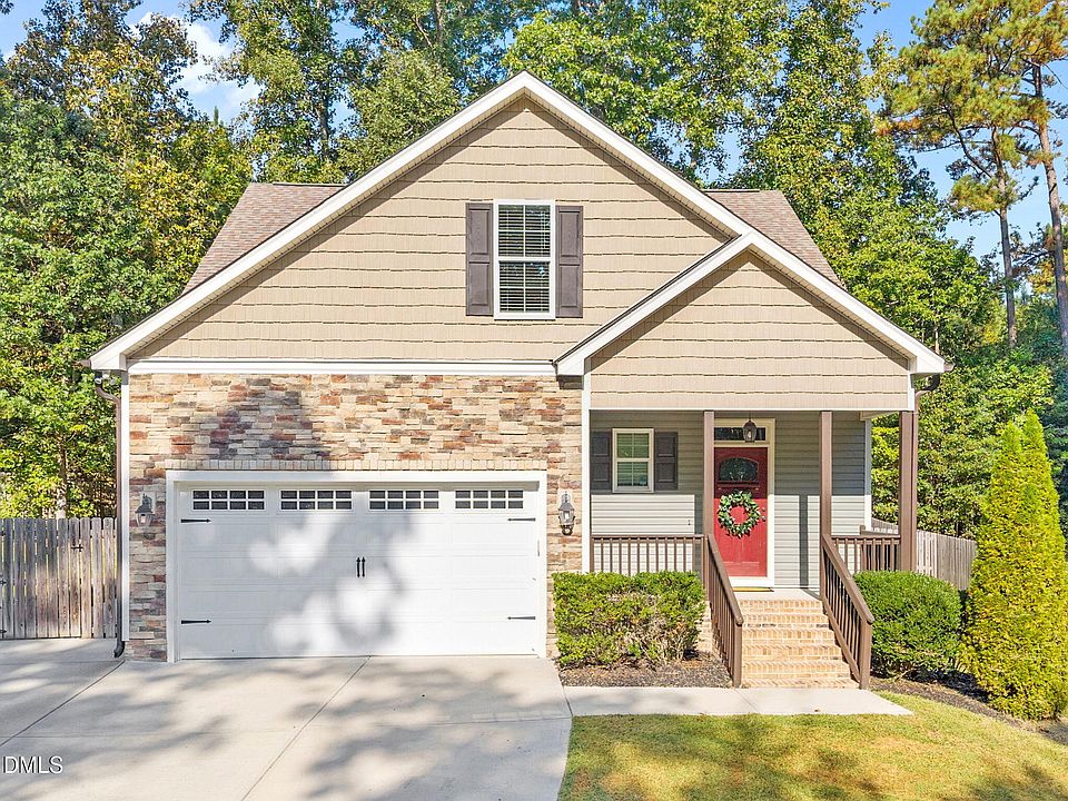 1st image of 120 Glen Oaks Dr