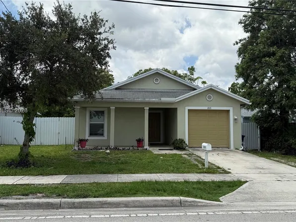 1018 Foster Rd, Hallandale Beach, FL 33009