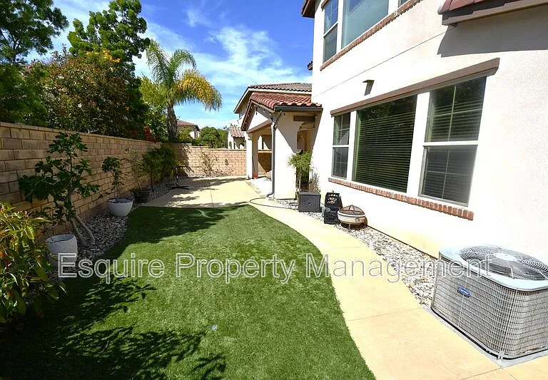 505 Elm Cottage Ct — Photo 32