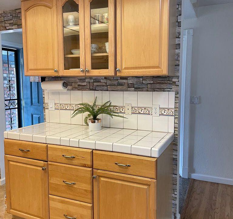 1st image of 34199 Cromwell Pl