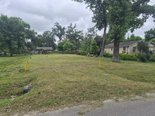 8125 Bigwood St N, Houston, TX 77078